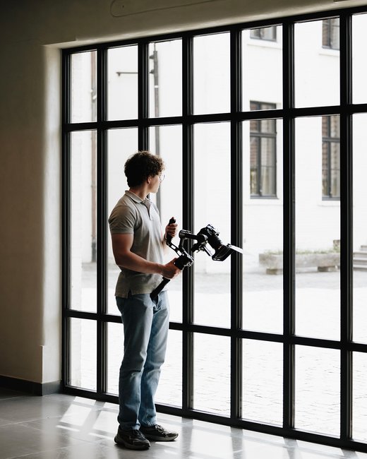 Portrait of motion designer Joey Kissen